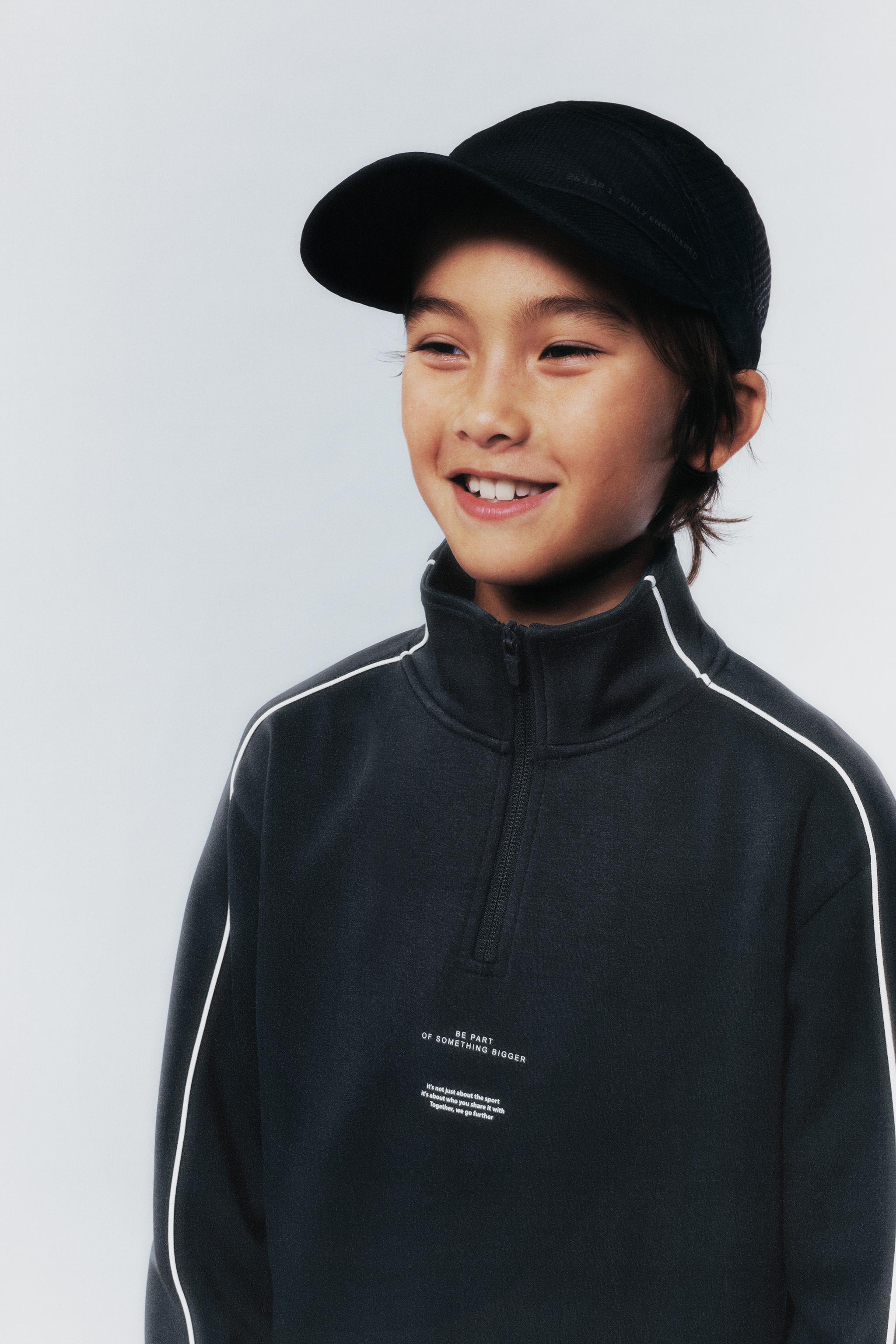 CONTRASTING TRIM TEXT SWEATSHIRT